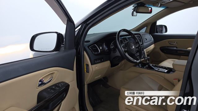 Kia Canival 2020 — photo 13