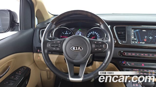 Kia Canival 2020 — photo 20