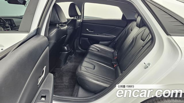 Hyundai AVANTE 2023 — photo 17
