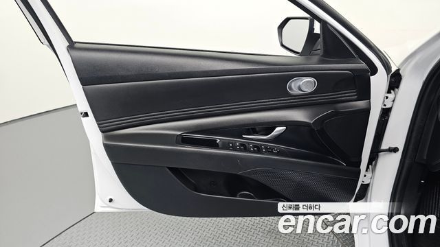 Hyundai AVANTE 2023 — photo 14