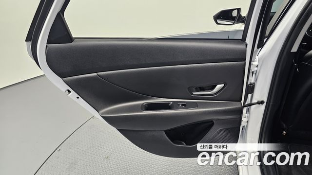 Hyundai AVANTE 2023 — photo 15