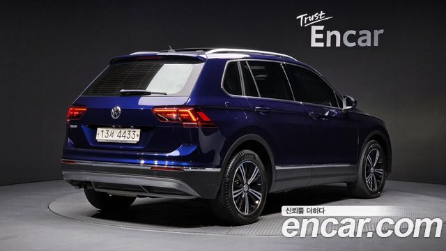Volkswagen Tiguan 2018 — photo 2
