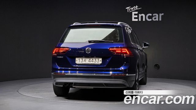 Volkswagen Tiguan 2018 — photo 4
