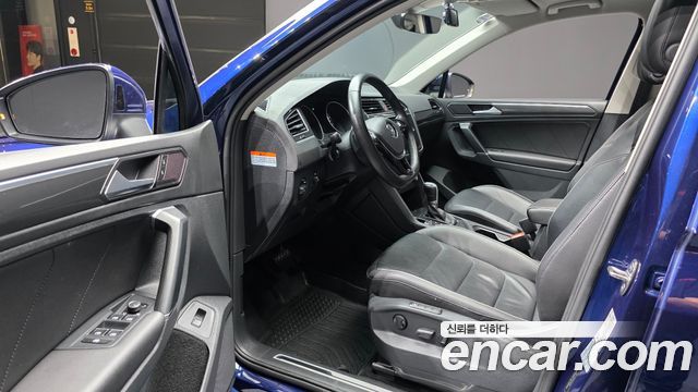 Volkswagen Tiguan 2018 — photo 13