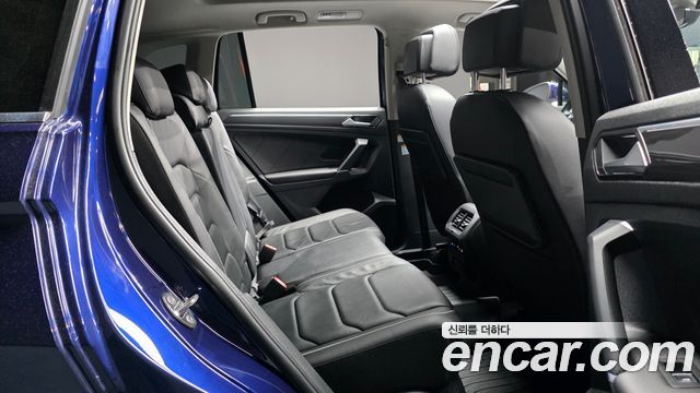 Volkswagen Tiguan 2018 — photo 17