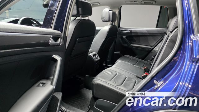 Volkswagen Tiguan 2018 — photo 18