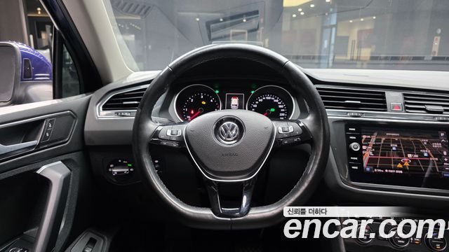 Volkswagen Tiguan 2018 — photo 20