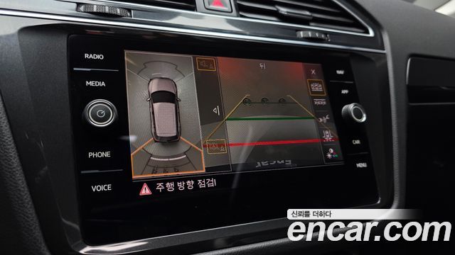 Volkswagen Tiguan 2018 — photo 21