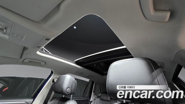 Volkswagen Tiguan 2018 — photo 24