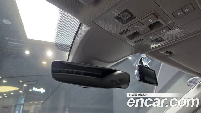 Volkswagen Tiguan 2018 — photo 27