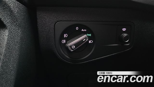 Volkswagen Tiguan 2018 — photo 29