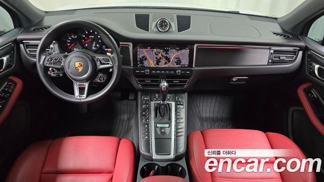 Porsche Macan 2020 — photo 10
