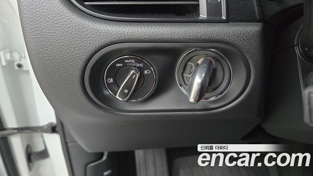 Porsche Macan 2020 — photo 25