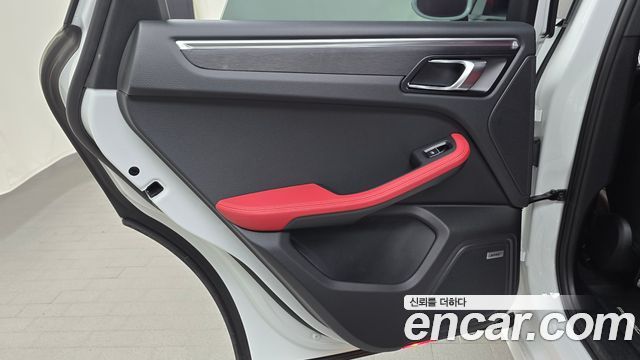 Porsche Macan 2020 — photo 15