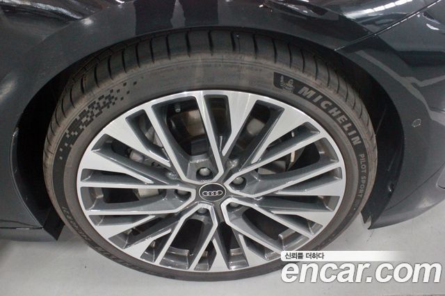 Audi A6 e-Tron 2025 — photo 5