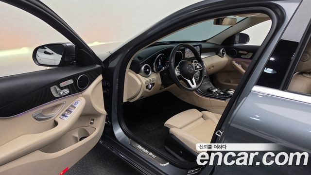 Mercedes-Benz C-Class 2019 — photo 13
