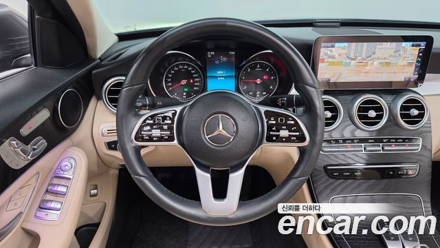 Mercedes-Benz C-Class 2019 — photo 18