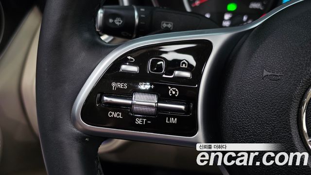 Mercedes-Benz C-Class 2019 — photo 19