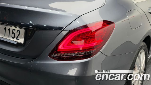 Mercedes-Benz C-Class 2019 — photo 9
