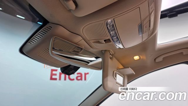Mercedes-Benz C-Class 2019 — photo 28