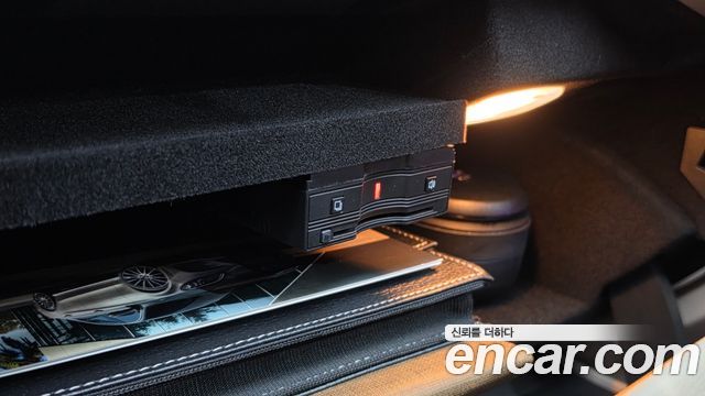 Mercedes-Benz C-Class 2019 — photo 30