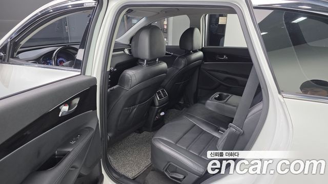 Kia Sorento 2019 — photo 11