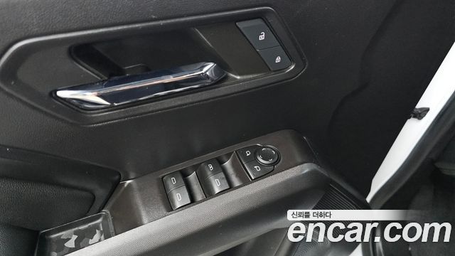 Chevrolet Korea Colorado 2023 — photo 26
