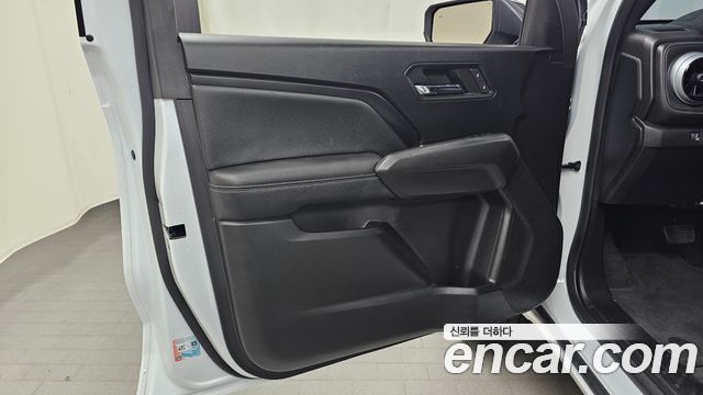 Chevrolet Korea Colorado 2023 — photo 14