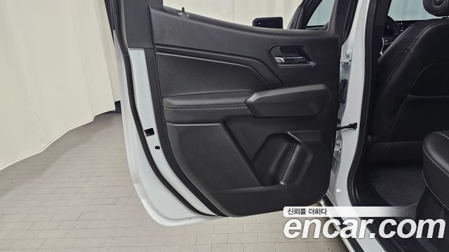 Chevrolet Korea Colorado 2023 — photo 15