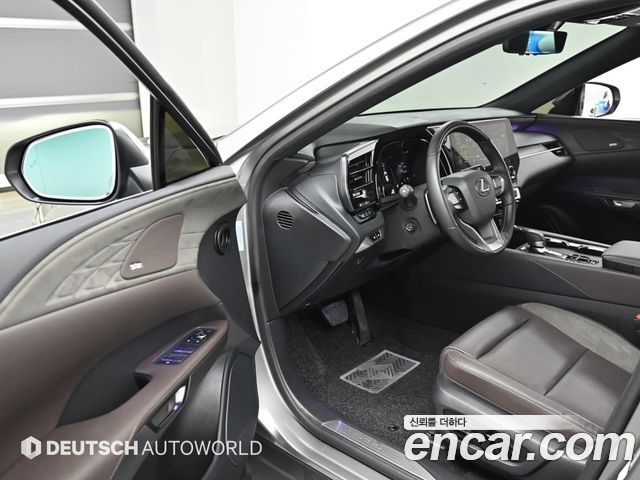Lexus RX 2025 — photo 11