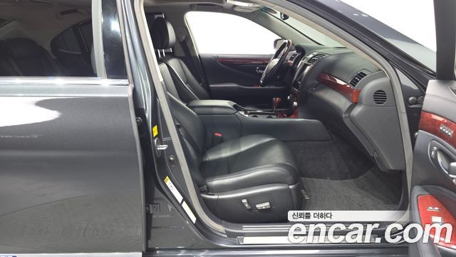 Lexus LS 2010 — photo 10
