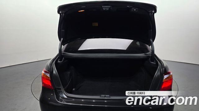 Lexus LS 2010 — photo 20
