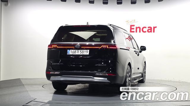 Kia Canival 2021 — photo 4