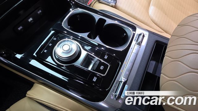 Kia Canival 2021 — photo 12