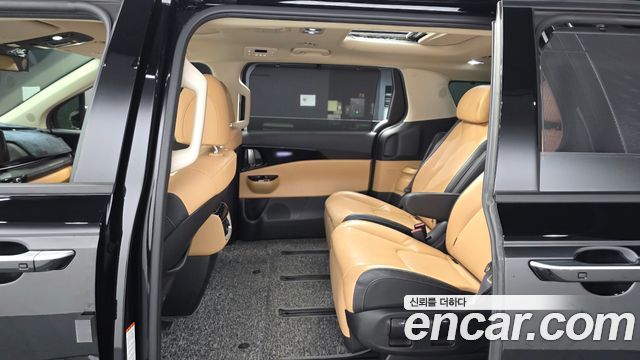 Kia Canival 2021 — photo 18