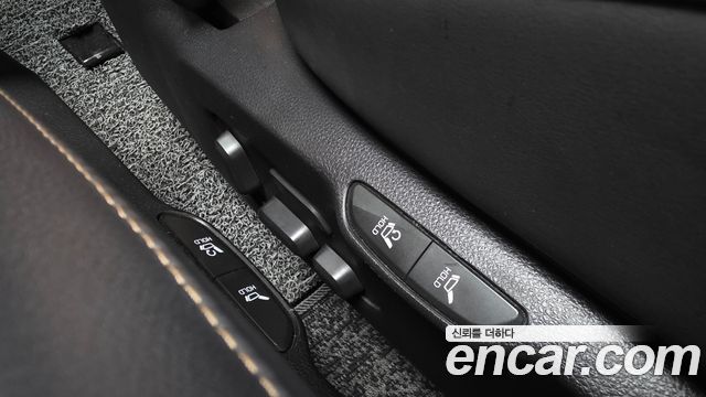 Kia Canival 2021 — photo 23