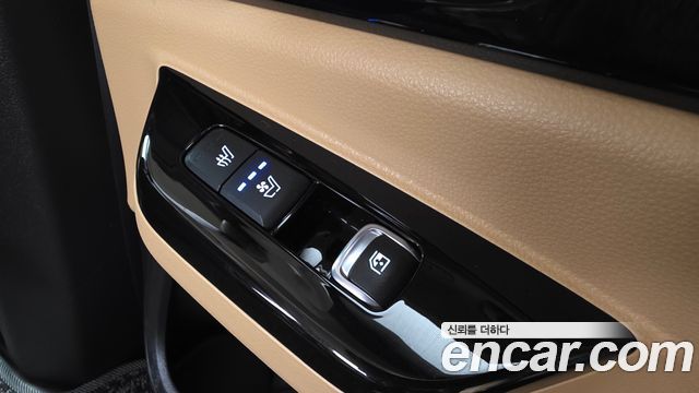 Kia Canival 2021 — photo 24