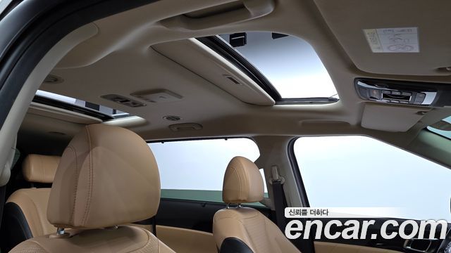 Kia Canival 2021 — photo 26