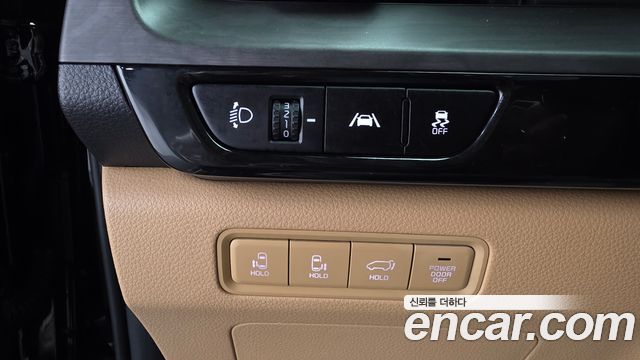 Kia Canival 2021 — photo 31