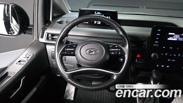 Hyundai Staria 2022 — photo 19