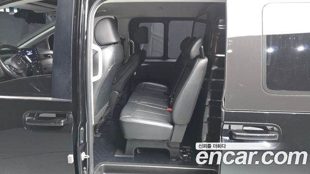 Hyundai Staria 2022 — photo 16