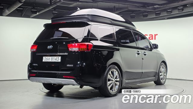 Kia Canival 2018 — photo 2