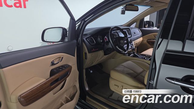 Kia Canival 2018 — photo 13