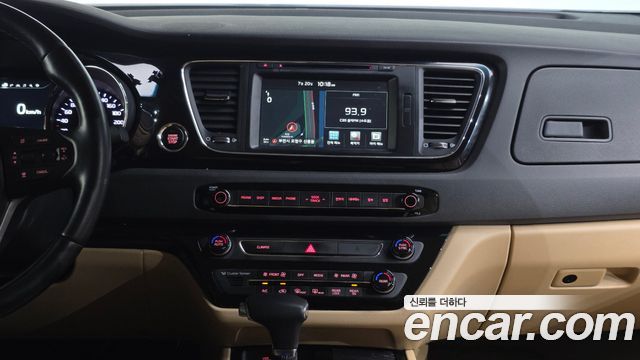 Kia Canival 2018 — photo 18