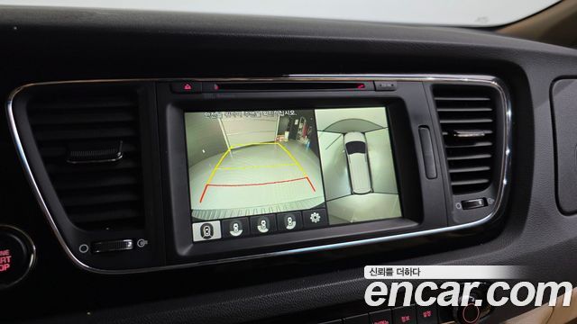 Kia Canival 2018 — photo 20