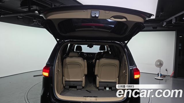 Kia Canival 2018 — photo 26