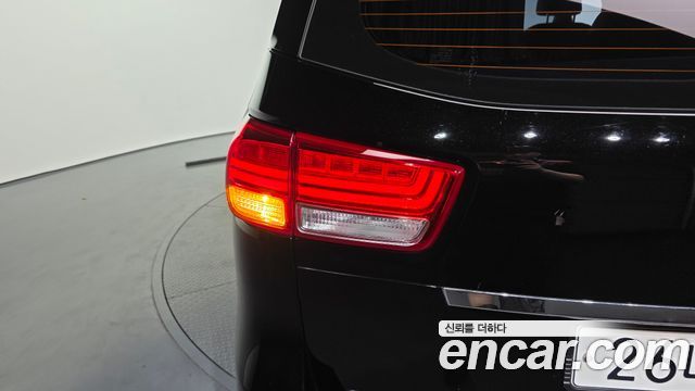 Kia Canival 2018 — photo 9