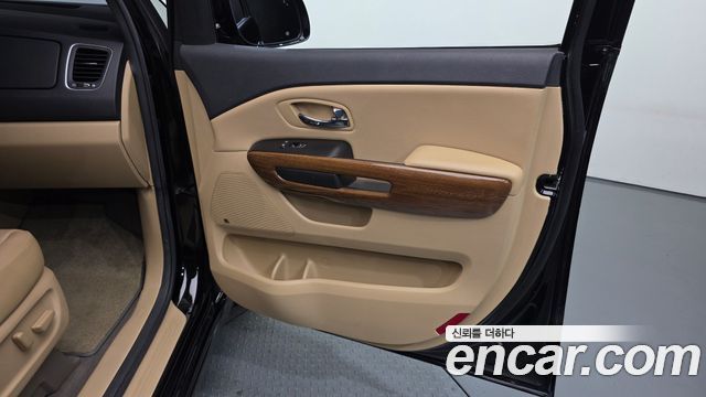 Kia Canival 2018 — photo 14
