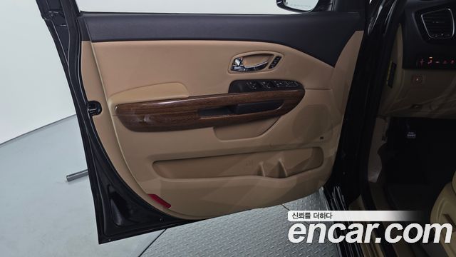 Kia Canival 2018 — photo 15