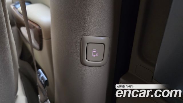 Kia Canival 2018 — photo 32